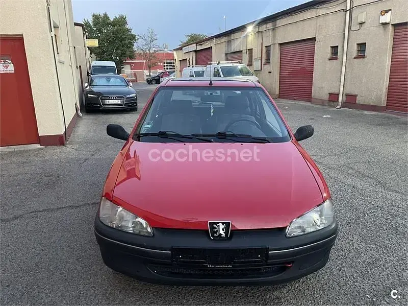 Usado Peugeot 106 60 CV (44 kW) 1999 Rojo Utilitario