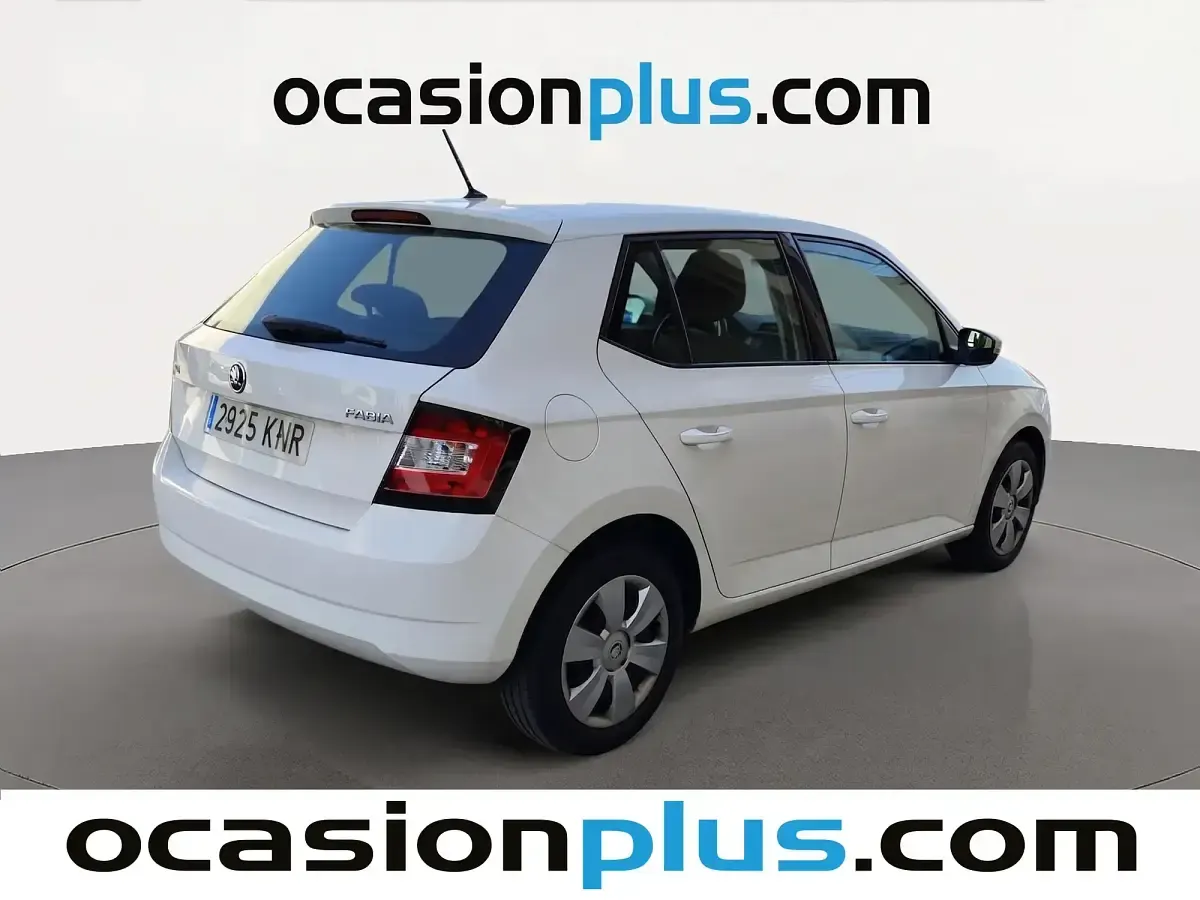 Usado Skoda Fabia Ambition 90 CV (66 kW) 2018 Gris Berlina