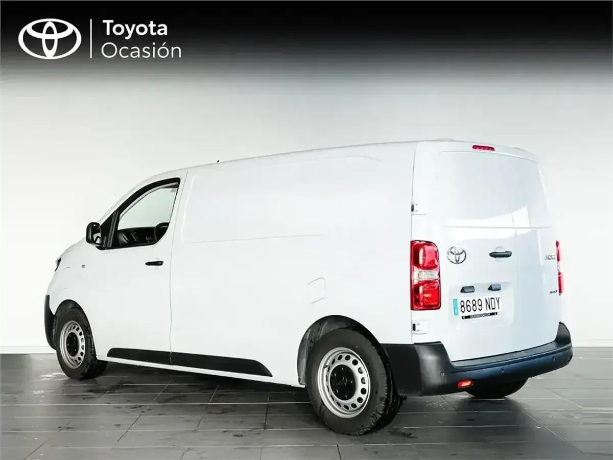 Usado Toyota Proace 100 kW (136 CV) 2025 Blanco Monovolumen