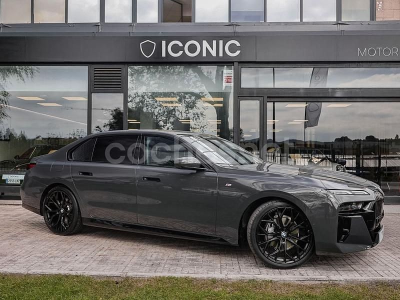Gris / plata Usado 2024 BMW 740 Berlina | 94.900 € (Precio justo) - Imagen 1/4