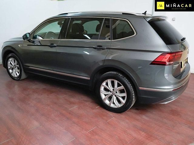 Usado VW Tiguan Allspace Advance 150 CV (110 kW) 2019 Gris / plata SUV