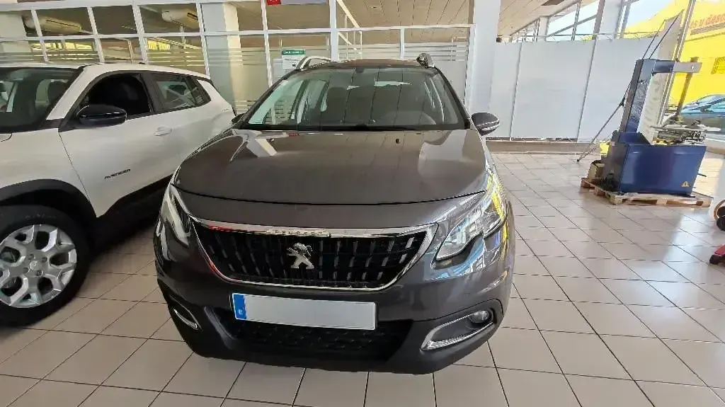 Usado Peugeot 2008 Active 82 CV (60 kW) 2016 Gris SUV
