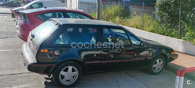 Usado Volvo 480 109 CV (80 kW) 1992 Negro Coupe