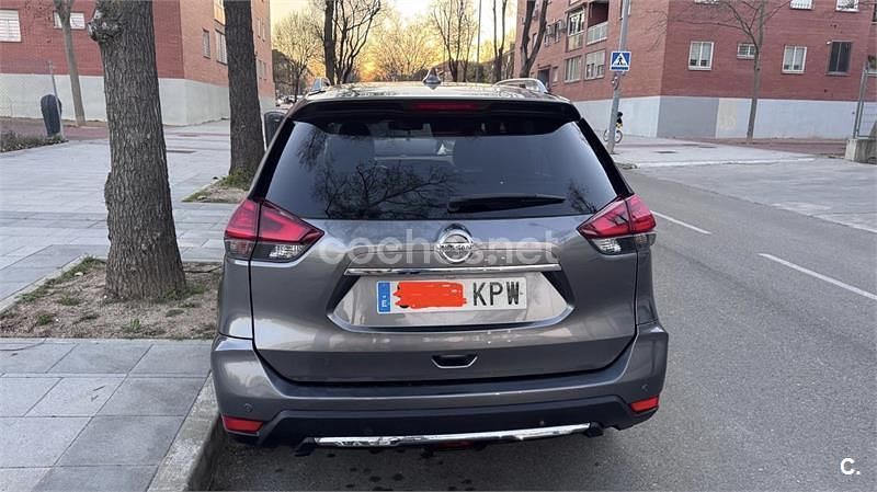 Usado Nissan X-Trail Tekna 163 CV (119 kW) 2018 Gris / plata SUV