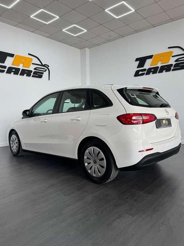 Usado Mercedes B180 116 CV (85 kW) 2019 Blanco Monovolumen