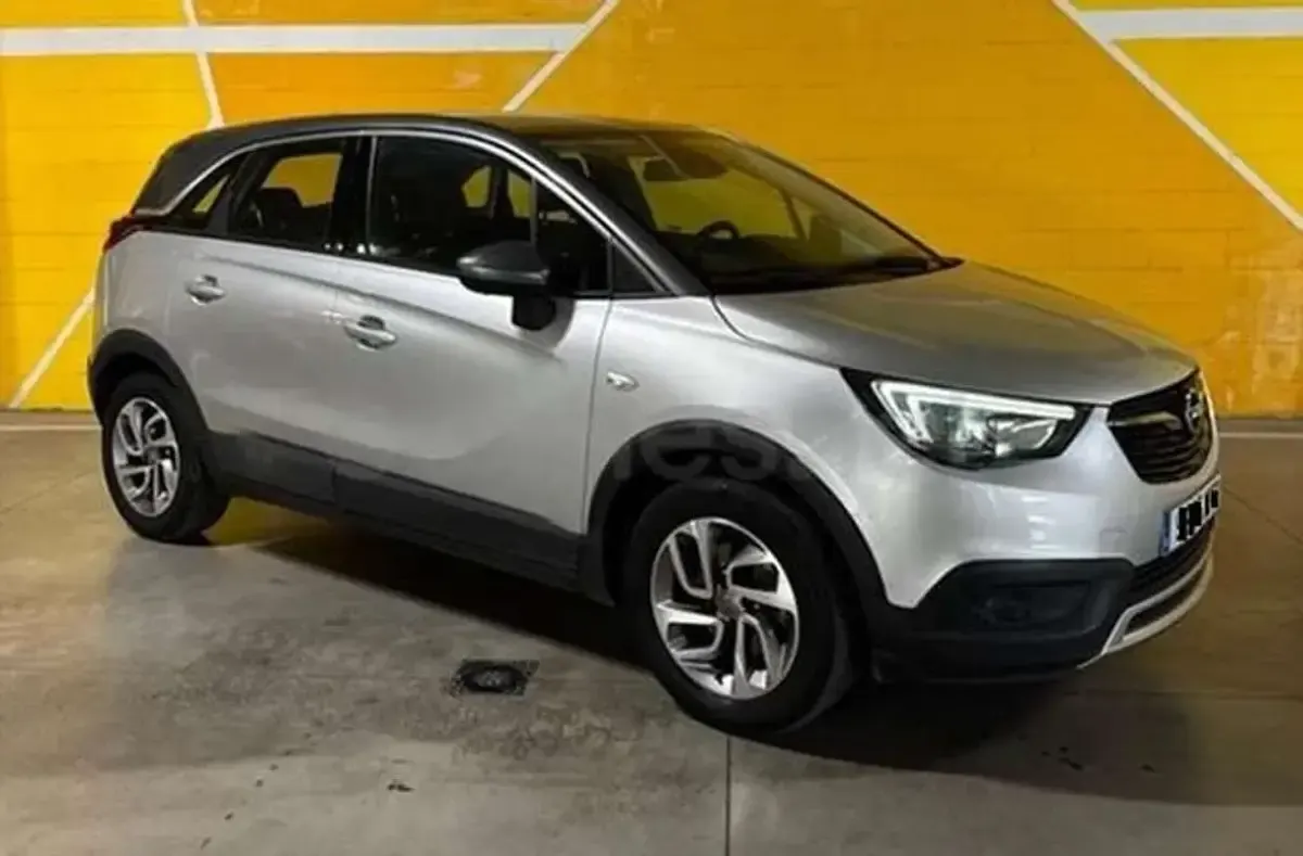 Usado Opel Crossland Design Edition 102 CV (75 kW) 2019 Plateado SUV