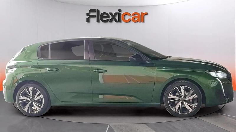 Usado Peugeot 308 Allure 131 HP (96 kW) 2023 Verde Citadino