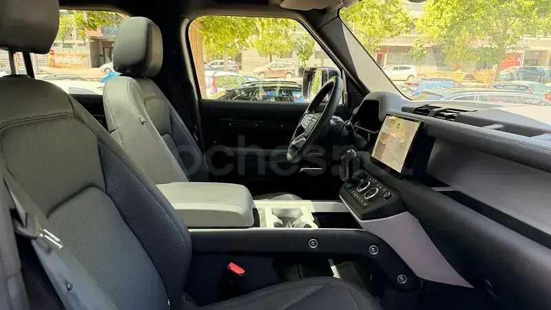 Usado Land Rover Defender SE 249 CV (183 kW) 2024 Negro SUV