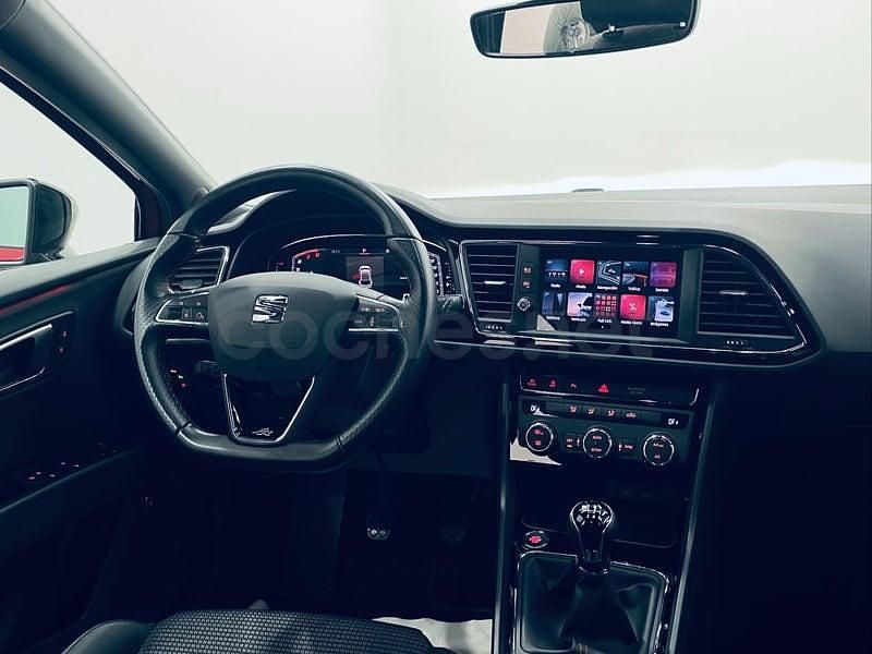 Usado Seat Leon FR 150 CV (110 kW) 2019 Granate Berlina