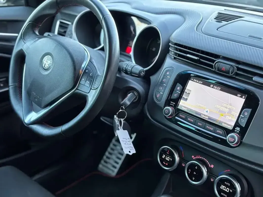 Usado Alfa Romeo Giulietta 120 CV (88 kW) 2020 Negro Utilitario