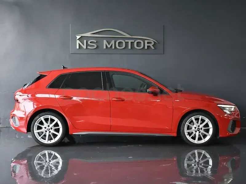 Usado Audi A3 S-Line 150 CV (110 kW) 2021 Rojo Berlina