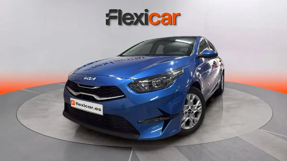 Usado Kia Ceed 136 CV (100 kW) 2023 Azul Utilitario