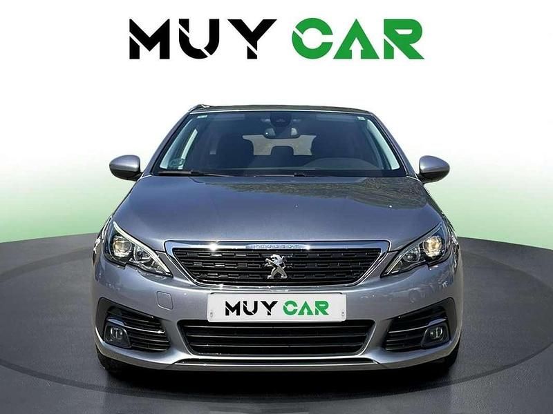 Usado Peugeot 308 SW Style 131 CV (96 kW) 2019 Gris Familiar