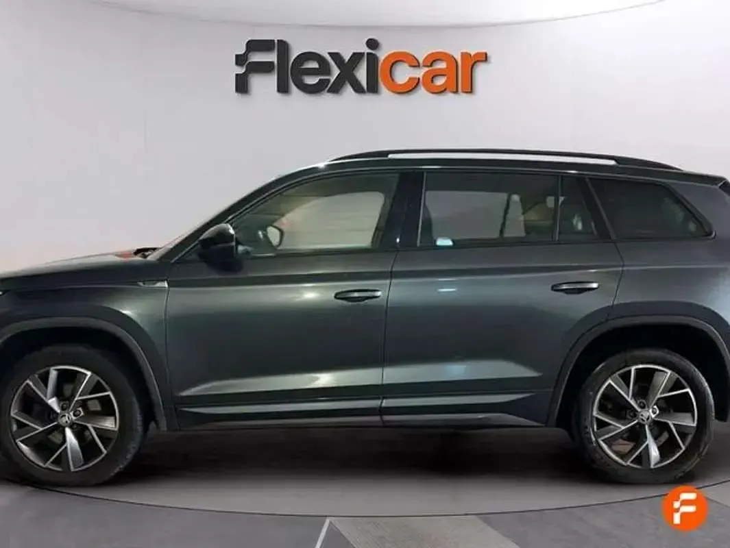 Usado Skoda Kodiaq SportLine 150 CV (110 kW) 2021 Gris SUV
