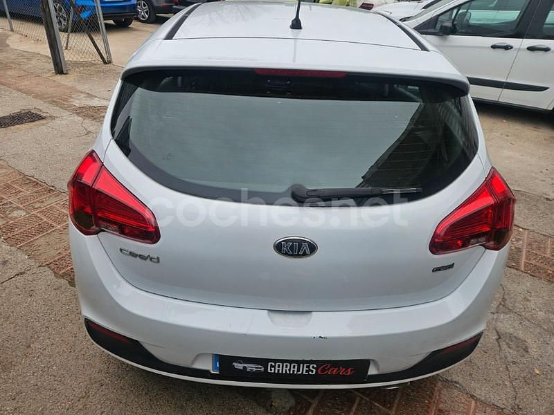 Usado Kia Ceed GT 90 CV (66 kW) 2012 Blanco Berlina