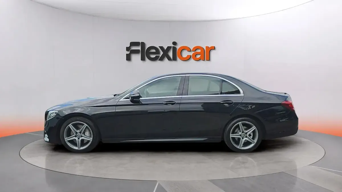 Usado Mercedes E220 194 CV (142 kW) 2019 Azul Berlina