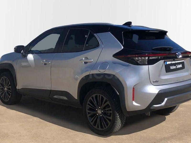Usado Toyota Yaris Cross 116 CV (85 kW) 2022 Gris / plata SUV