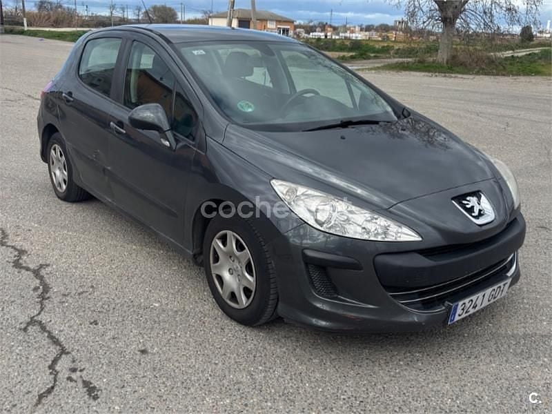 Usado Peugeot 308 95 CV (69 kW) 2008 Beige Berlina