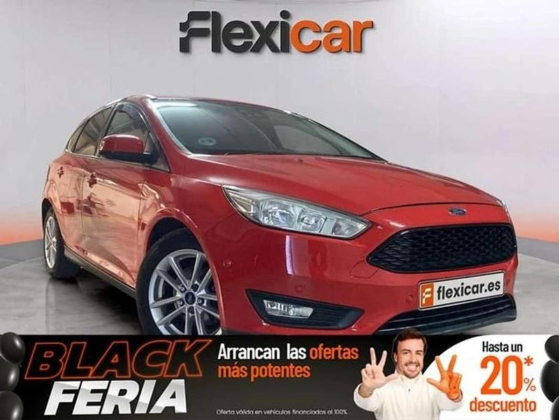 Rojo Usado 2015 Ford Focus Berlina | 8990 € (Precio justo) - Imagen 1/4