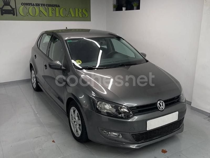 Usado VW Polo Advance 90 CV (66 kW) 2010 Gris / plata Berlina