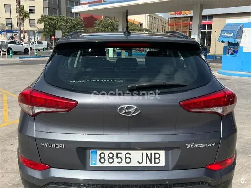 Usado Hyundai Tucson 115 CV (84 kW) 2016 Gris / plata SUV