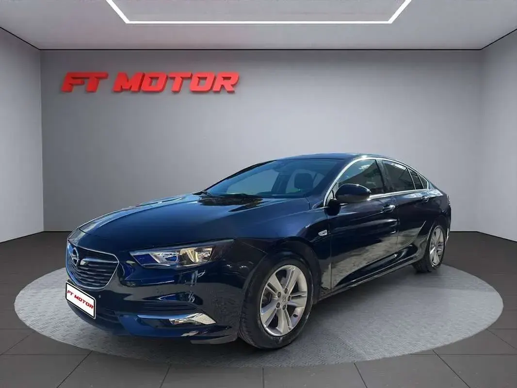 Usado Opel Insignia 136 CV (100 kW) 2019 Negro Berlina