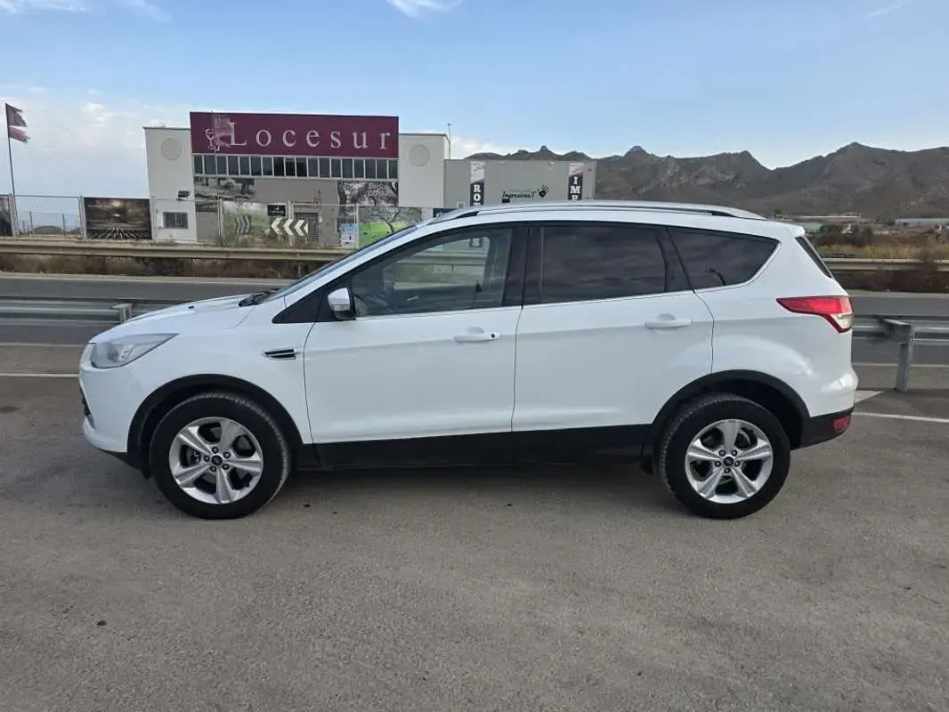 Usado Ford Kuga Titanium S 150 CV (110 kW) 2015 Blanco SUV