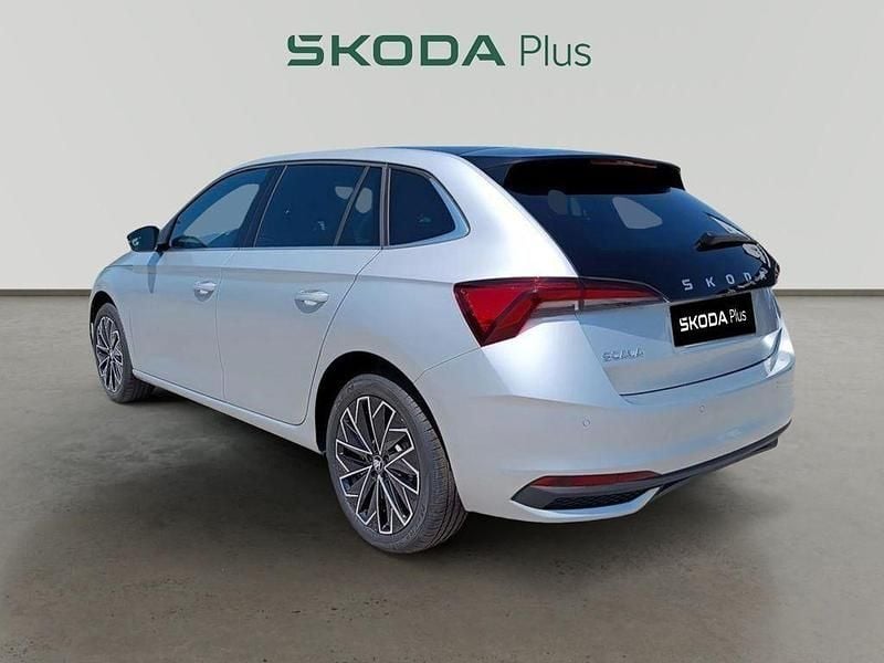 Nuevo Skoda Scala 115 CV (84 kW) 2025 Gris plata Utilitario