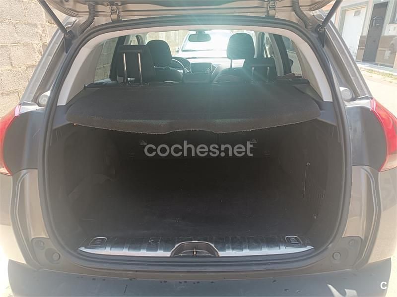 Usado Peugeot 2008 Allure 120 CV (88 kW) 2016 Marrón SUV