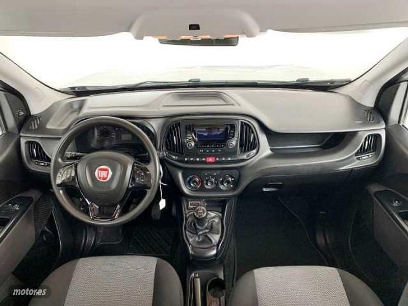 Usado Fiat Doblò 2018 Blanco Monovolumen