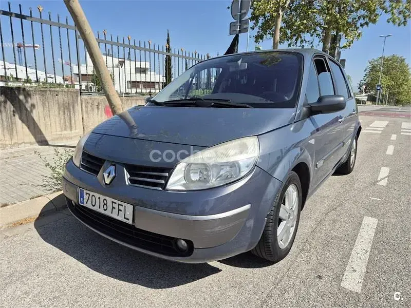 Usado Renault Scenic E-Tech Exception 105 CV (77 kW) 2006 Azul Monovolumen