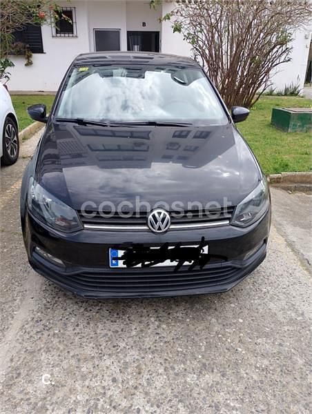 Käytetty VW Polo Advance 90 HP (66 kW) 2015 Musta Sedan
