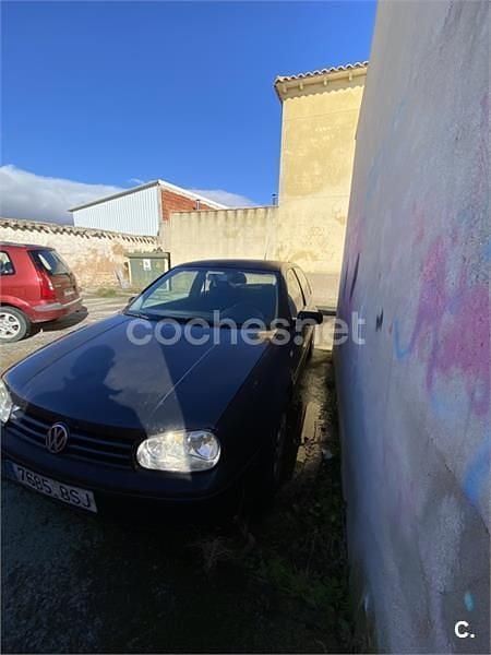 Usado VW Golf IV 110 CV (80 kW) 2002 Negro Berlina