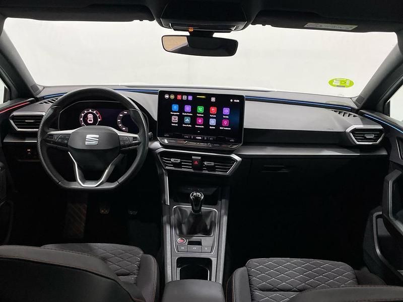 Usado Seat Leon FR 116 CV (85 kW) 2025 Blanco Berlina