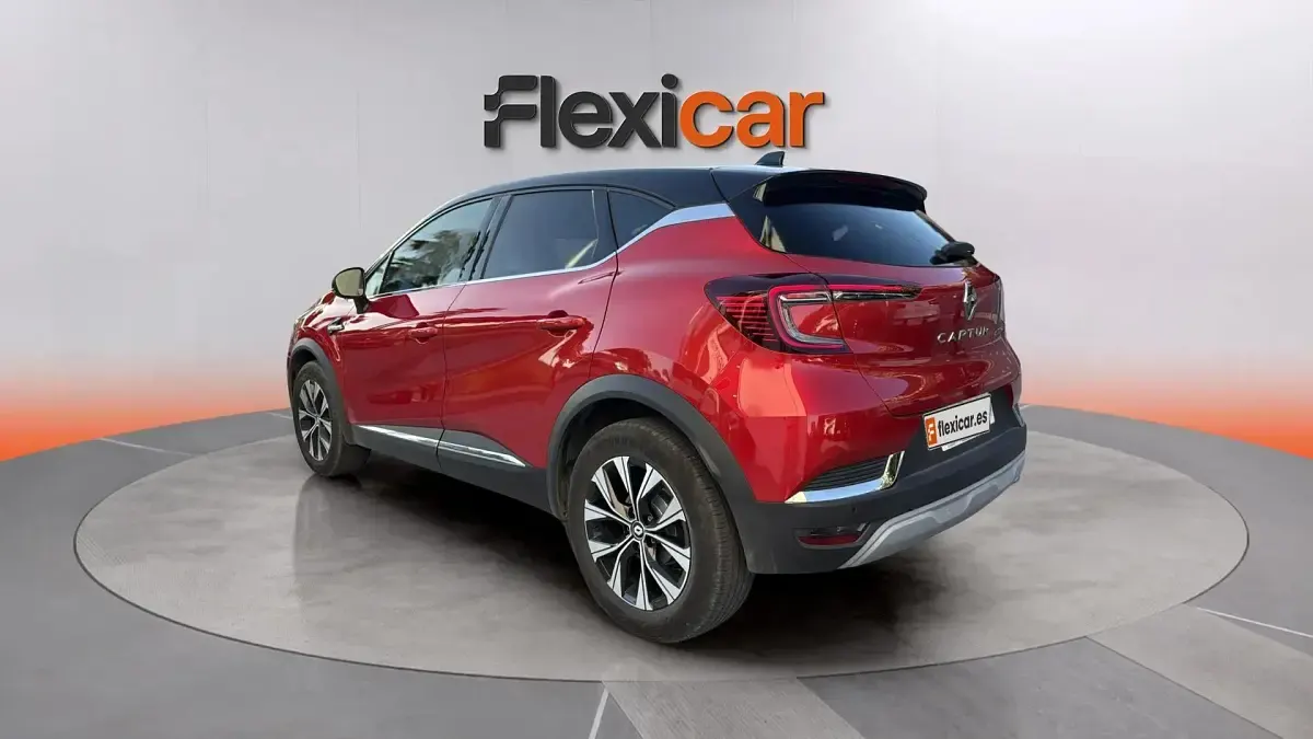 Usado Renault Captur Techno 140 CV (102 kW) 2023 Rojo SUV
