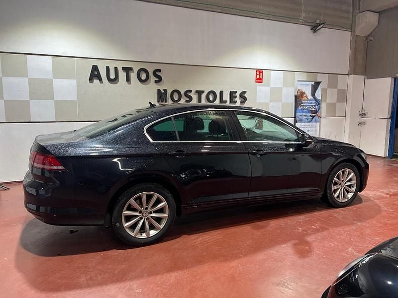 Usado VW Passat Sportline 150 CV (110 kW) 2016 Negro Berlina