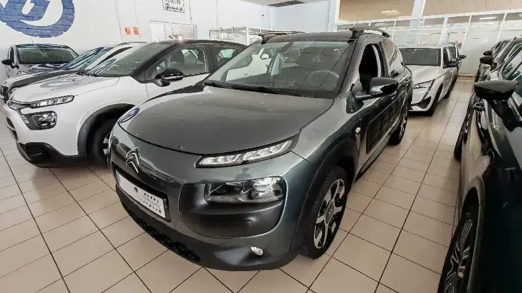 Usado Citroën C4 Feel 82 CV (60 kW) 2015 Gris Berlina