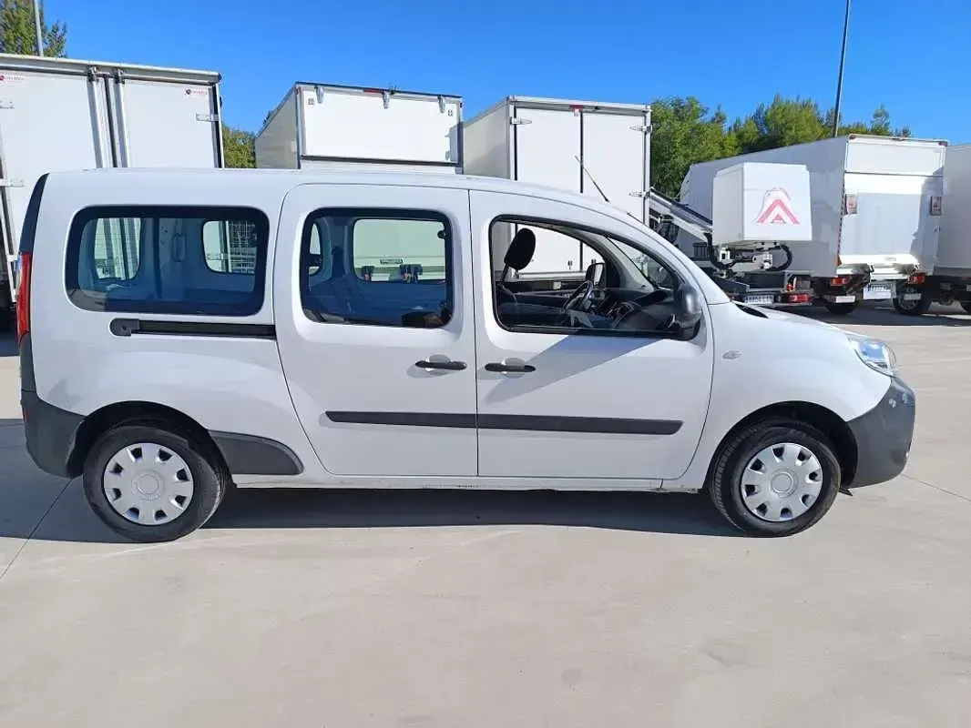 Usado Renault Kangoo 95 CV (69 kW) 2021 Blanco Monovolumen
