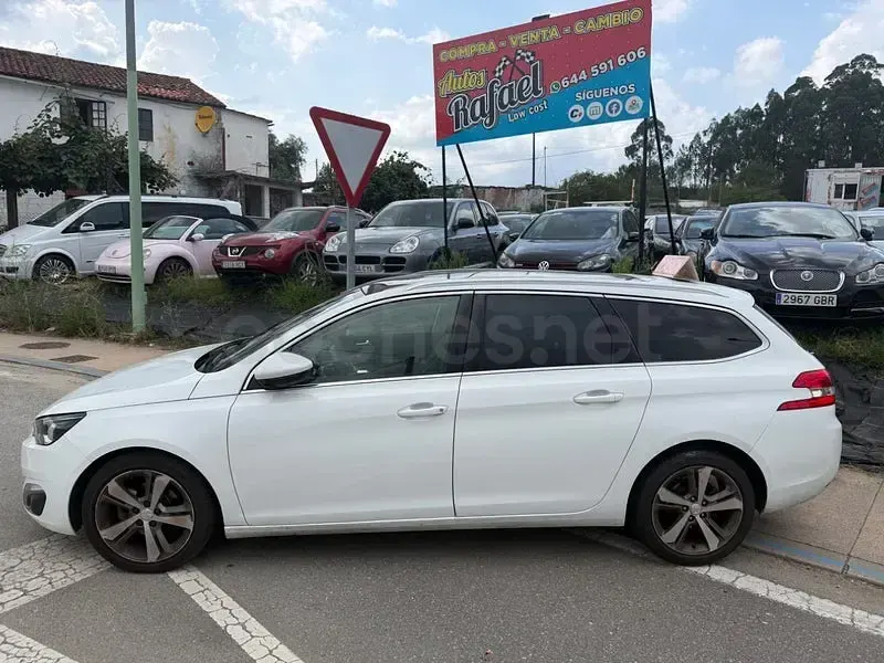 Usado Peugeot 308 SW Access 115 CV (84 kW) 2015 Blanco Familiar