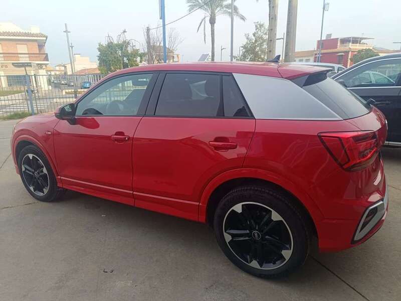 Usado Audi Q2 S-Line 110 CV (80 kW) 2024 Rojo SUV