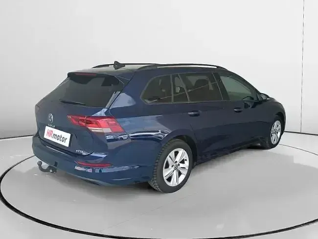 Usado VW Golf VIII Life 110 CV (80 kW) 2021 Azul Familiar