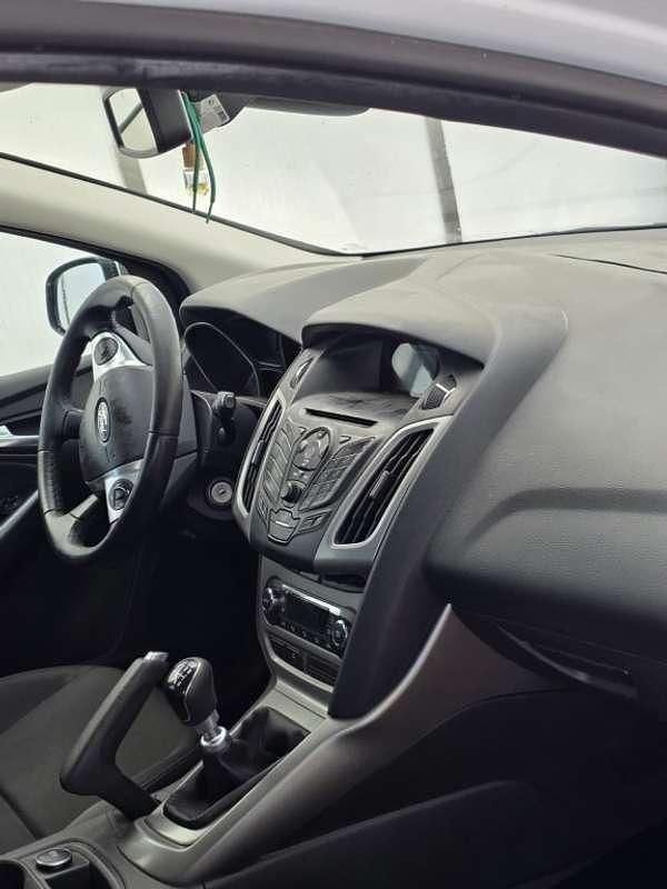 Usado Ford Focus Trend 95 CV (69 kW) 2014 Blanco Utilitario