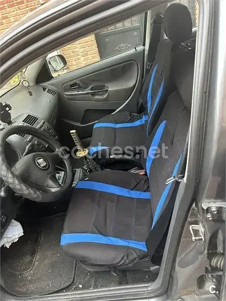 Usado Seat Cordoba Stella 75 CV (55 kW) 2002 Gris / plata Berlina