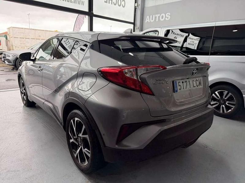 Usado Toyota C-HR Advance 122 CV (89 kW) 2019 Gris SUV