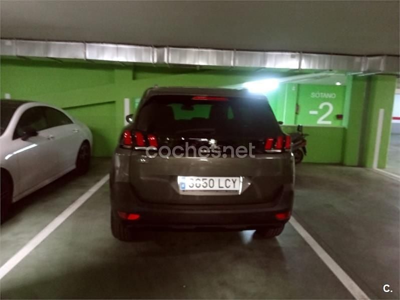 Usado Peugeot 5008 Active 130 CV (95 kW) 2019 Negro SUV