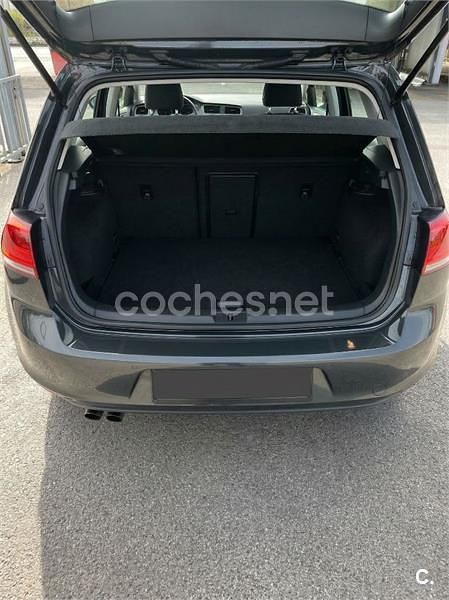 Usado VW Golf VII Advance 140 CV (102 kW) 2014 Gris / plata Berlina