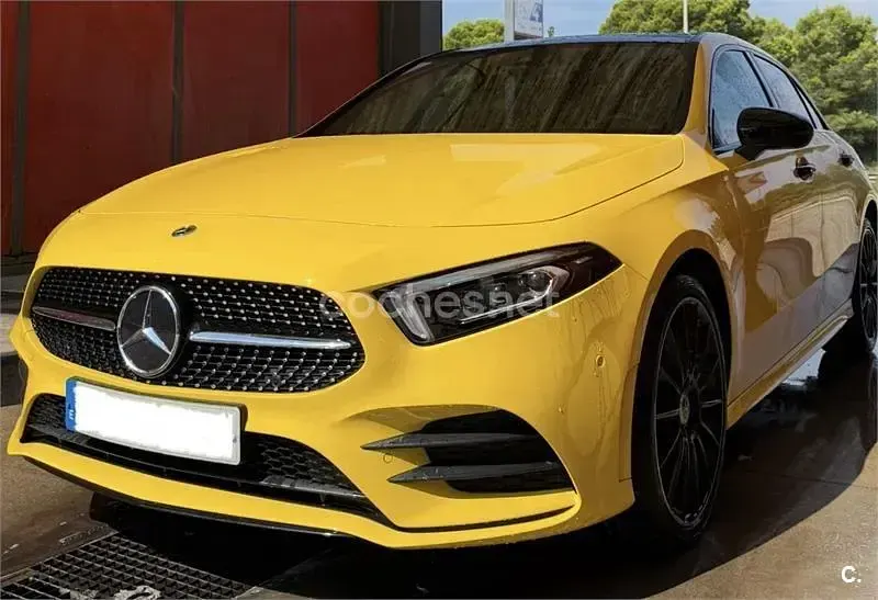 Usado Mercedes A250 218 CV (160 kW) 2021 Amarillo Berlina