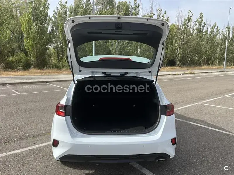 Usado Kia Ceed 100 CV (73 kW) 2022 Blanco Utilitario