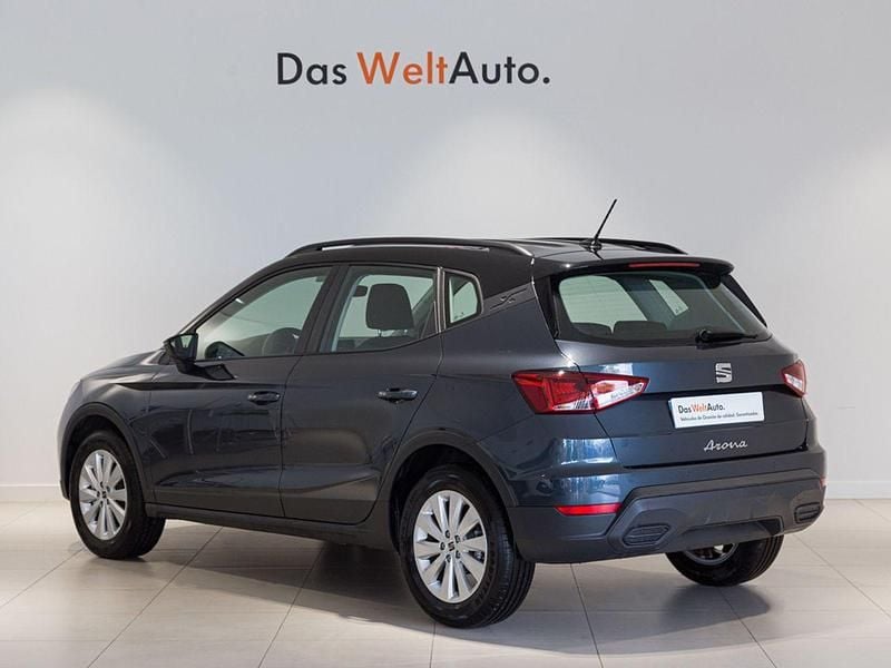 Usado Seat Arona Style Plus 110 CV (80 kW) 2022 Gris SUV