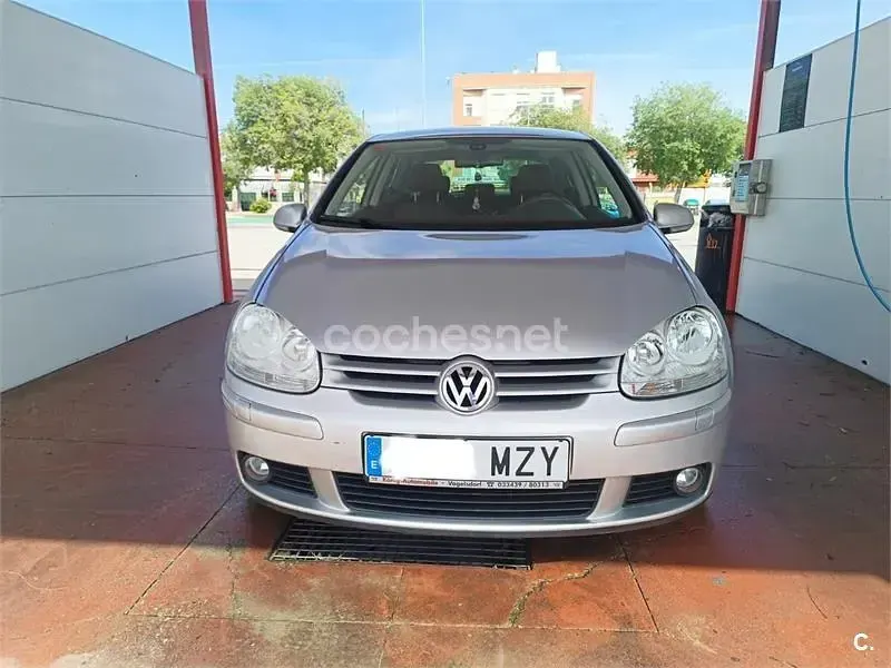 Usado VW Golf VI Highline 122 CV (89 kW) 2008 Gris / plata Utilitario